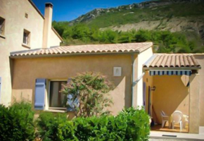 Maison de 2 chambres avec piscine partagee jardin amenage et wifi a La Roche sur le Buis